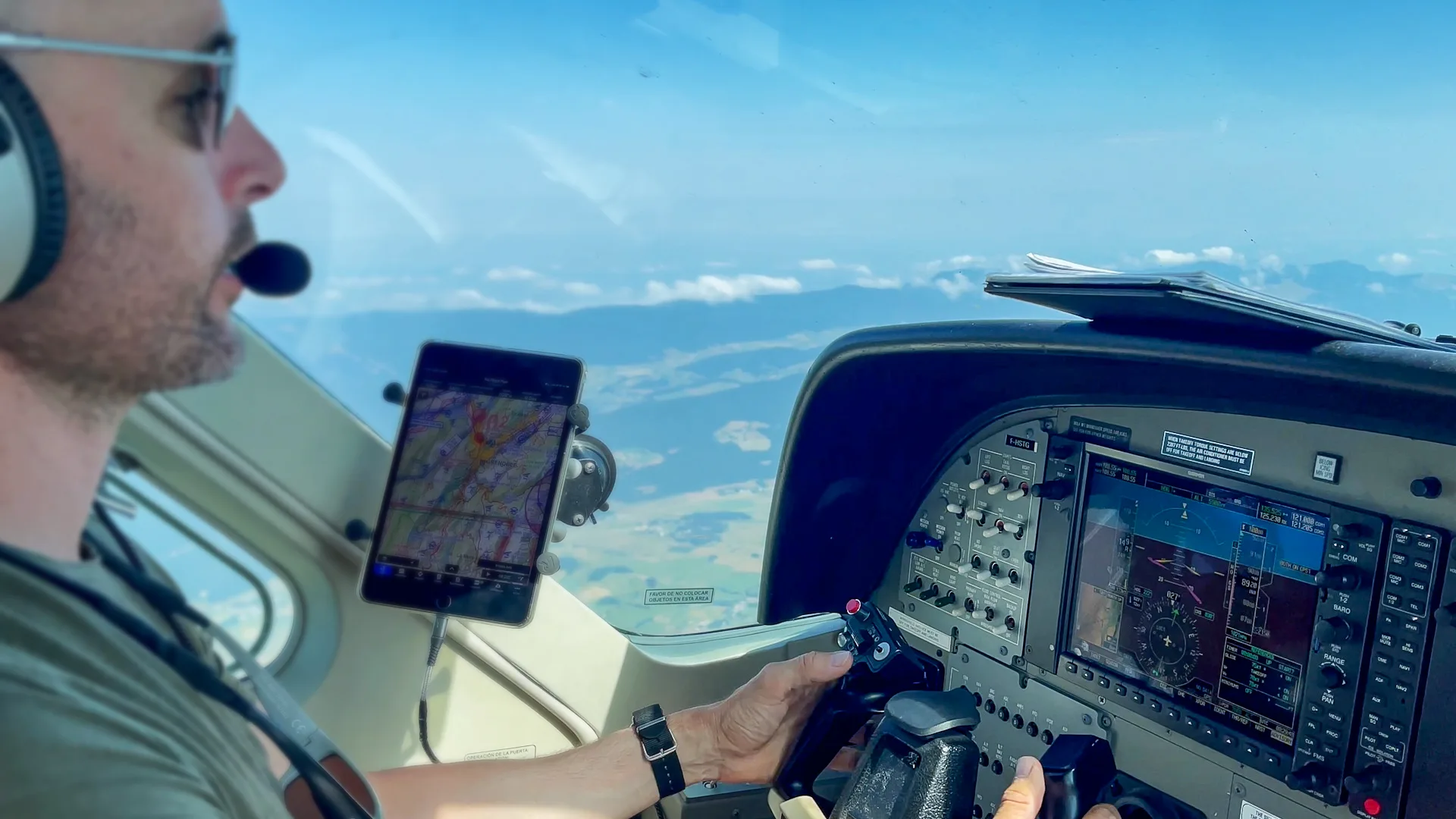 25 VIDEO GROUPE Focus Metier Pilote SINTEGRA Still 02
